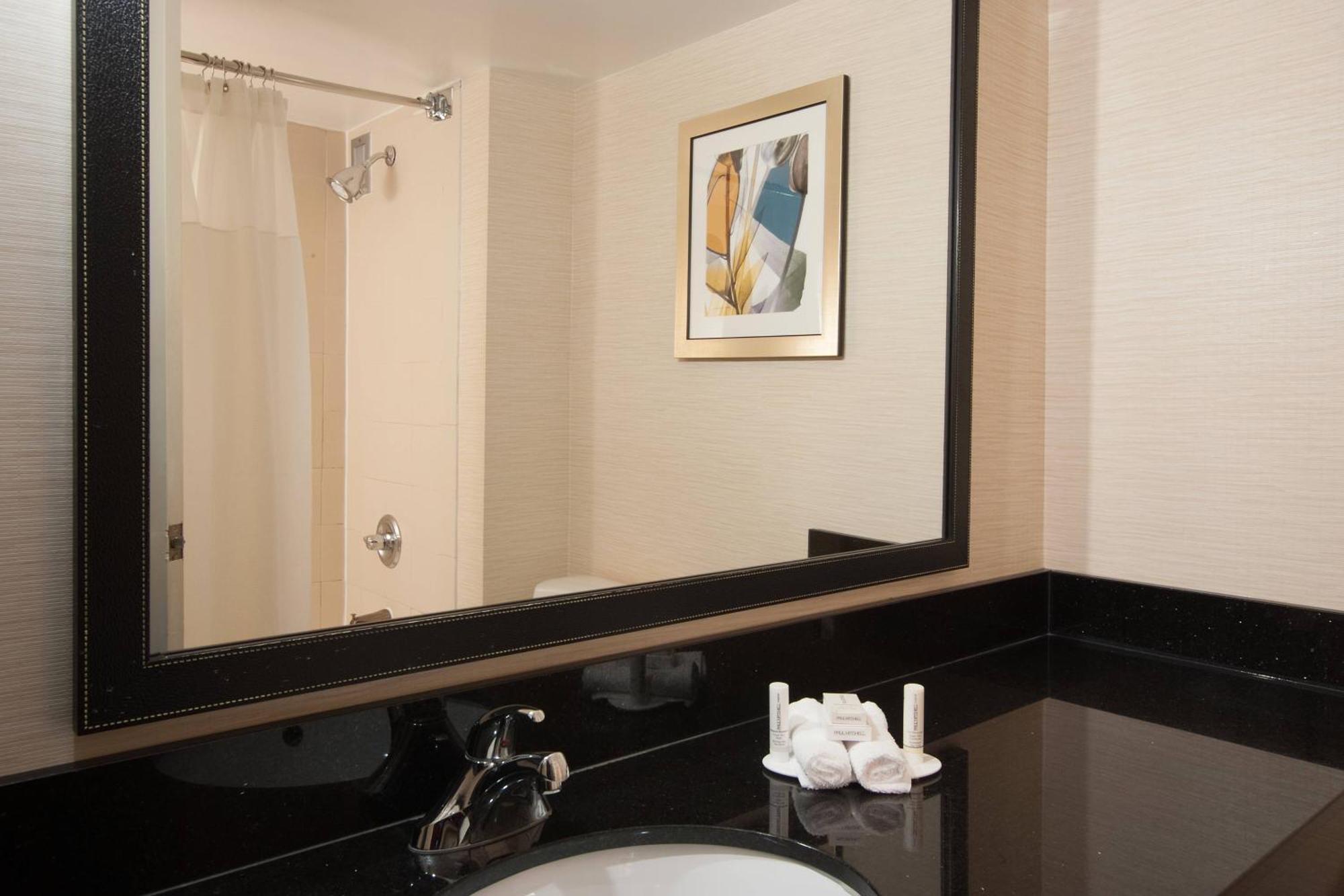 Fairfield And Atlanta Airport South/sullivan Road Hotel