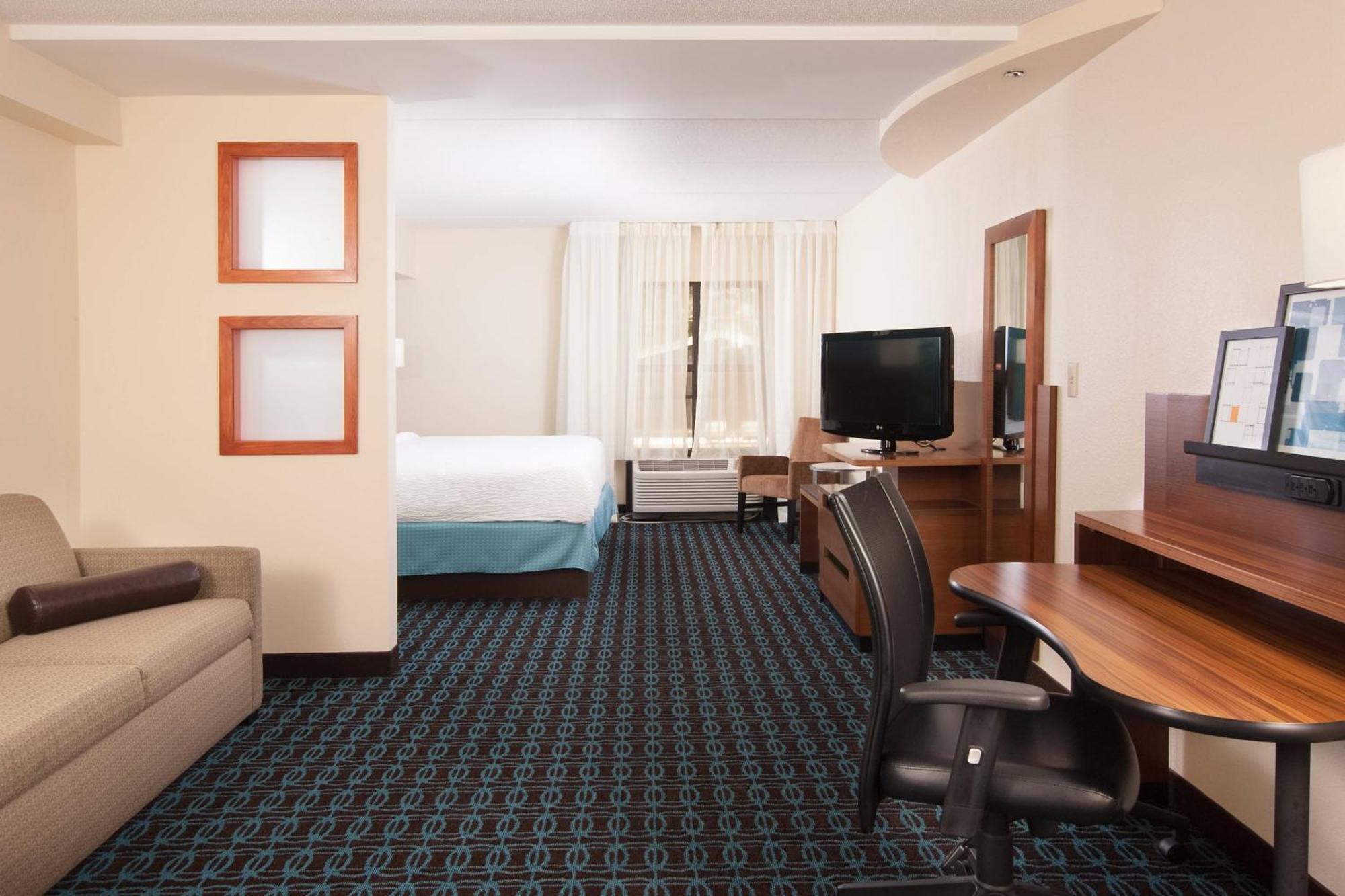 Fairfield And Atlanta Airport South/sullivan Road Hotel