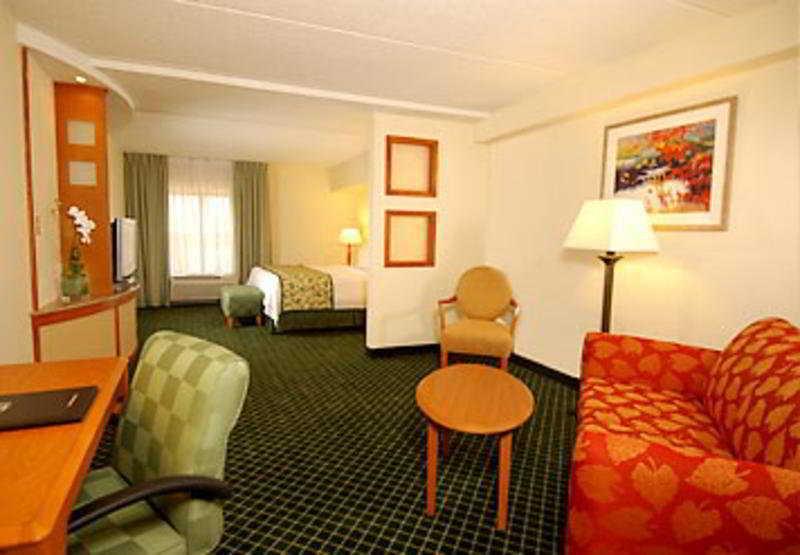 Fairfield And Atlanta Airport South/sullivan Road 3*