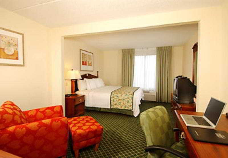 Fairfield And Atlanta Airport South/sullivan Road Hotel 3*