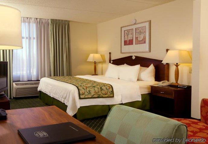 Fairfield And Atlanta Airport South/sullivan Road 3*