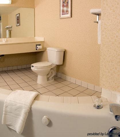 Hotel Fairfield And Atlanta Airport South/sullivan Road 3*
