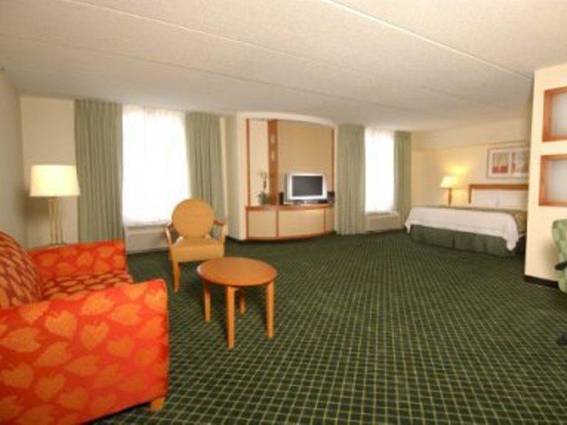 Fairfield And Atlanta Airport South/sullivan Road Hotel College Park