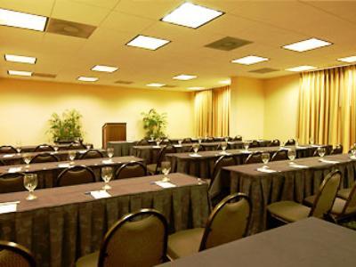 Fairfield And Atlanta Airport South/sullivan Road Hotel 3*