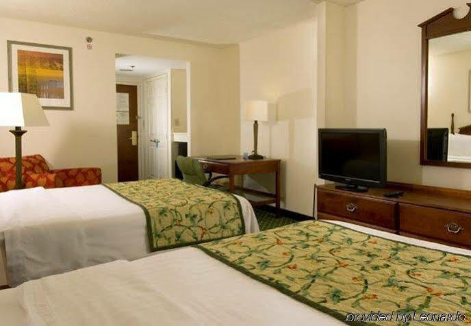 Hotel Fairfield And Atlanta Airport South/sullivan Road 3*