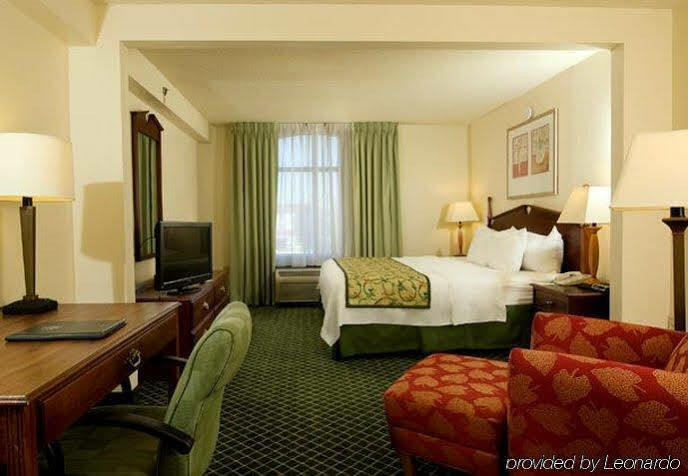 Fairfield And Atlanta Airport South/sullivan Road 3*