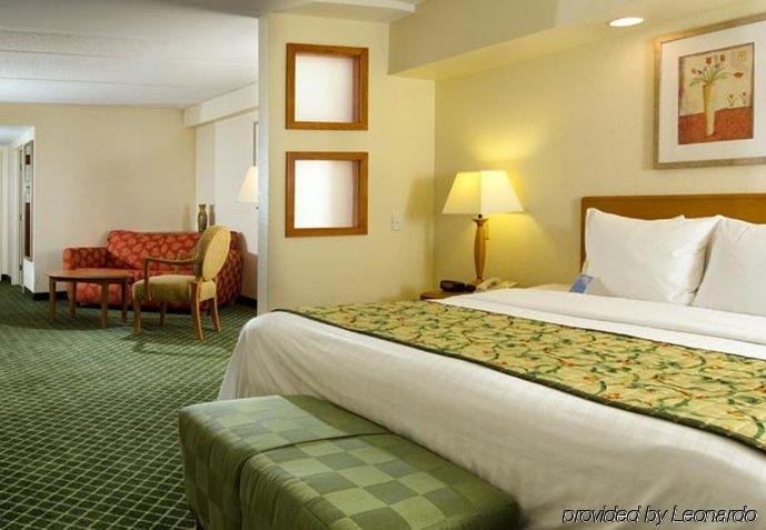 Fairfield And Atlanta Airport South/sullivan Road Hotel College Park